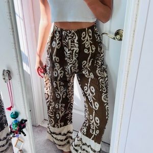 Amazing beachy hippie lightweight long wide leg pants with batik dye print